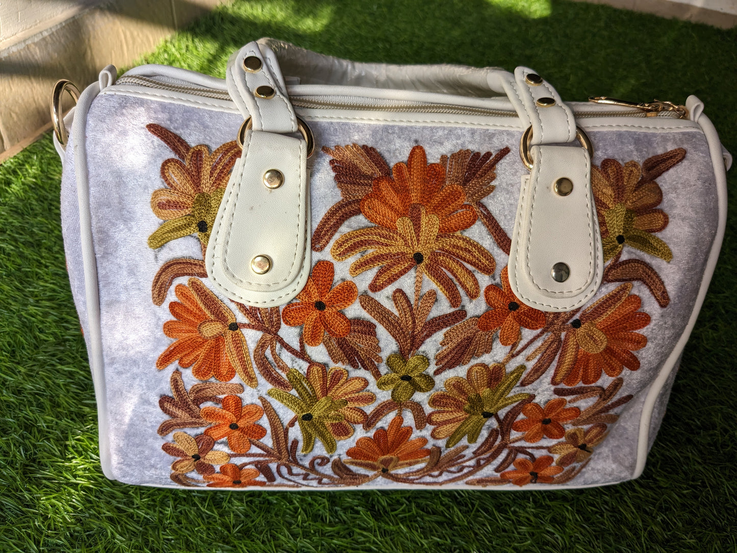 Cream Handbag with Sling