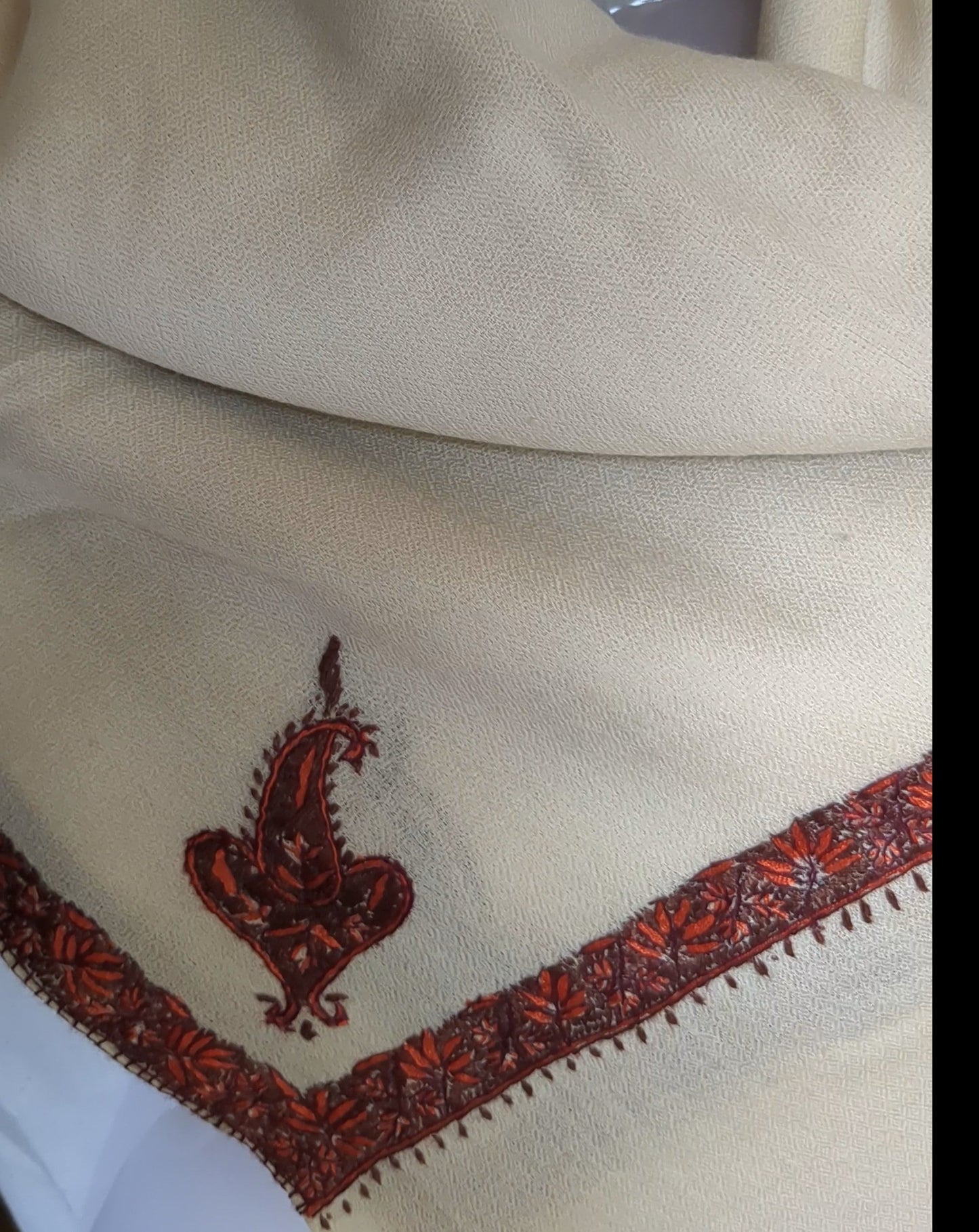 Cream Cashmere Sozn Kashmiri Shawl