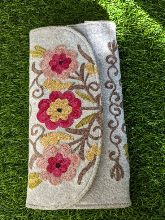 Floral Cream Clutch